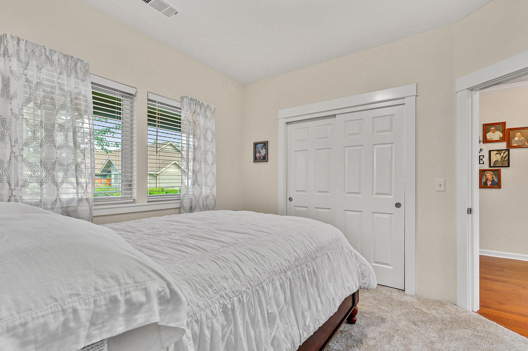 Kinsington Court Condominium - Residential