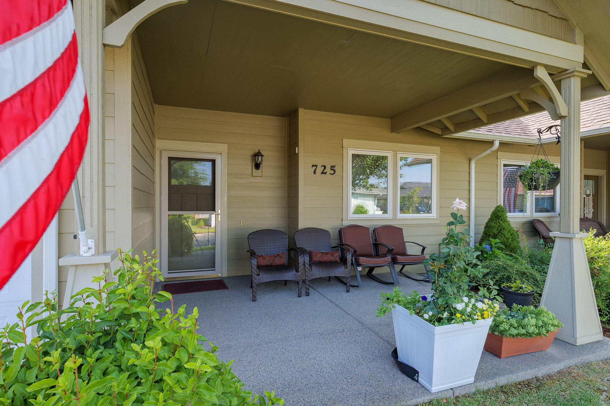 Kinsington Court Condominium - Residential