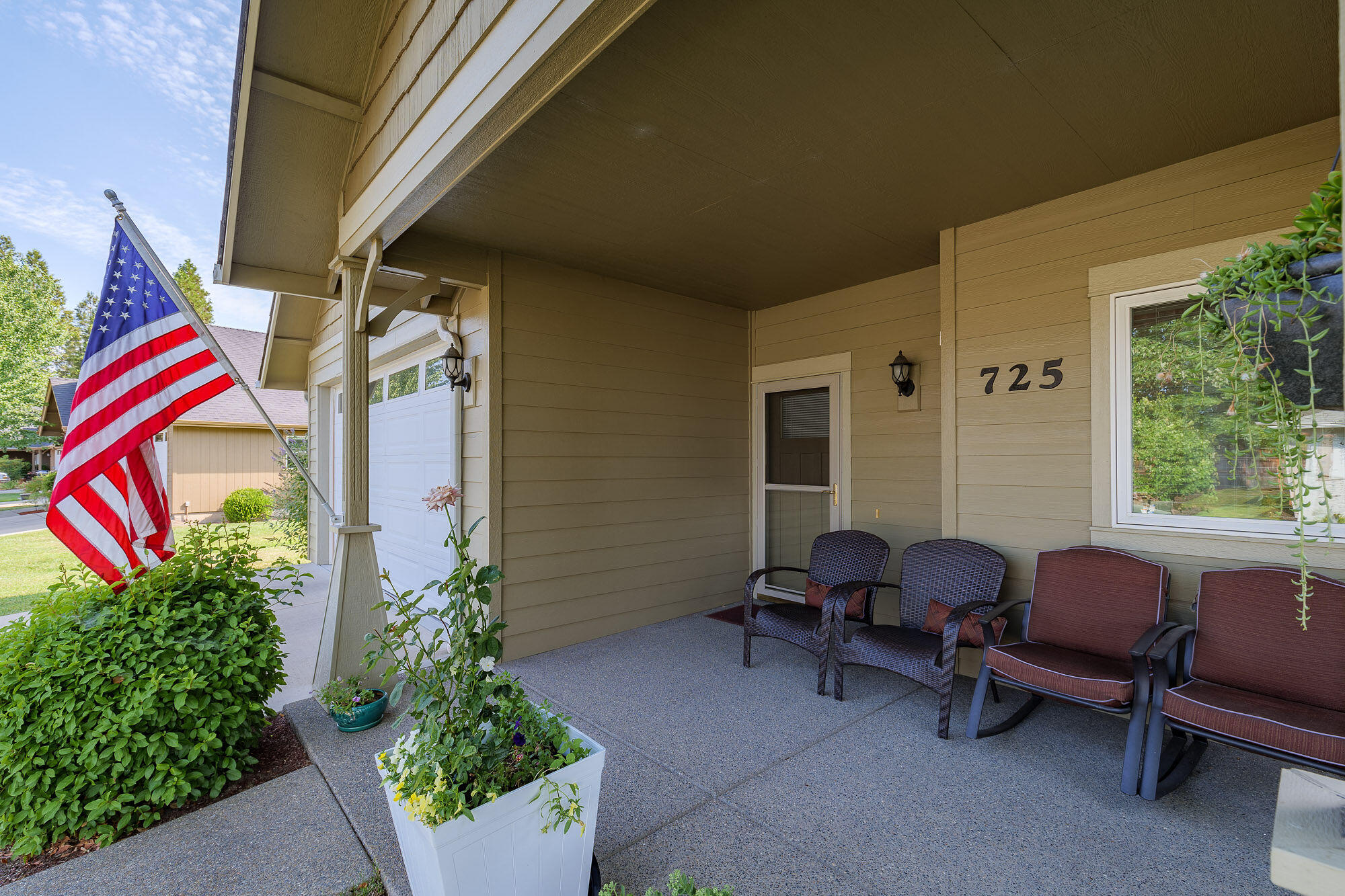 Kinsington Court Condominium - Residential