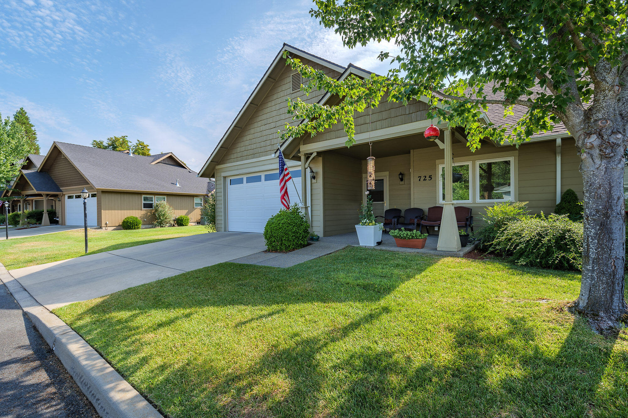 Kinsington Court Condominium - Residential