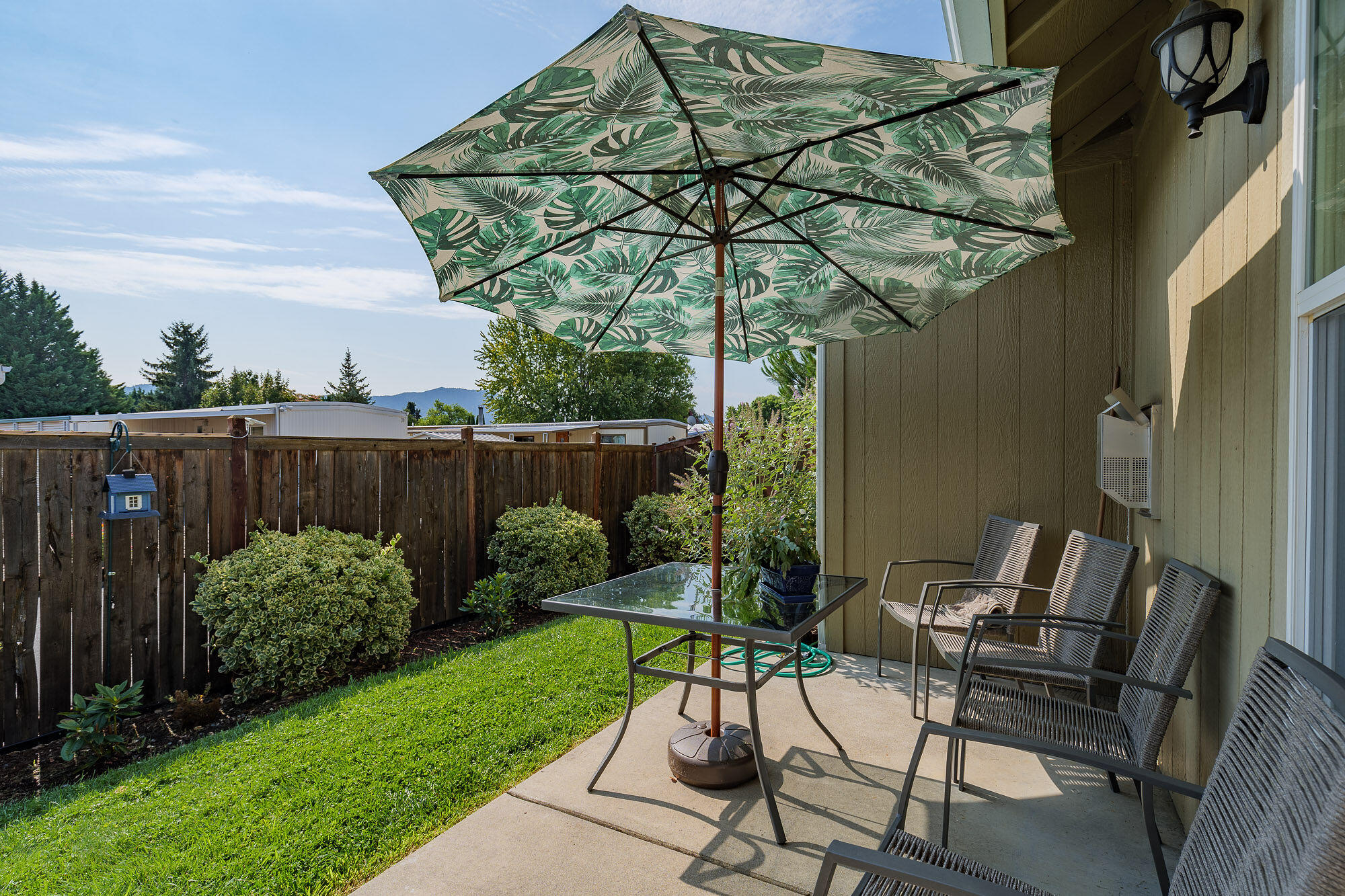 Kinsington Court Condominium - Residential