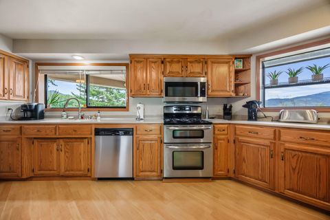 Tiny photo for 1768 Crestview Drive Dr, Ashland, OR 97520 (MLS # 220213956)