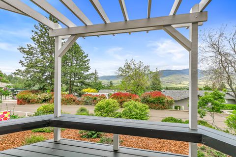 Tiny photo for 1768 Crestview Drive Dr, Ashland, OR 97520 (MLS # 220213956)