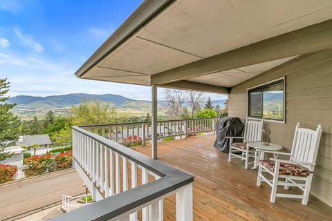 Tiny photo for 1768 Crestview Drive Dr, Ashland, OR 97520 (MLS # 220213956)