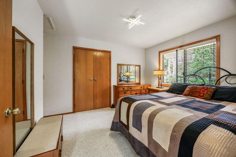 Tiny photo for 1768 Crestview Drive Dr, Ashland, OR 97520 (MLS # 220213956)