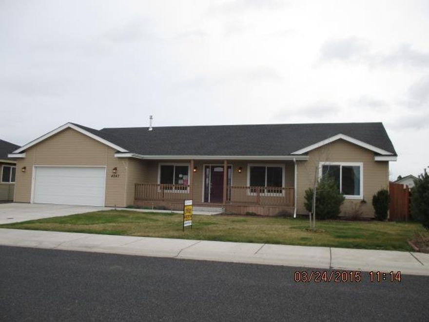 Hurry! This One Wont Last Long! Over 2000 Sq. Ft. Home On A Quiet Dead End Street In The South Suburbs. The Home Features Three Bedroom And Two Bathrooms, Dinning Room And Den, Attached 2-car Garage And A Shop In Back! Freshly Painted Interior, Carpets Cleaned And Ready For New Owners!