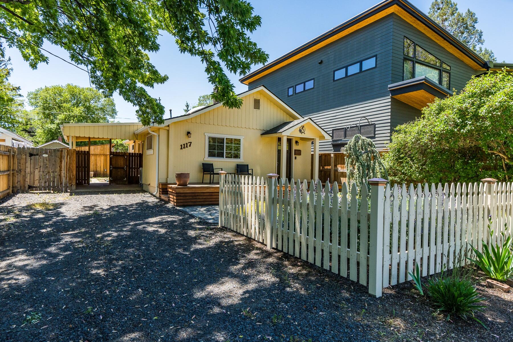 1117 NW Milwaukee Avenue