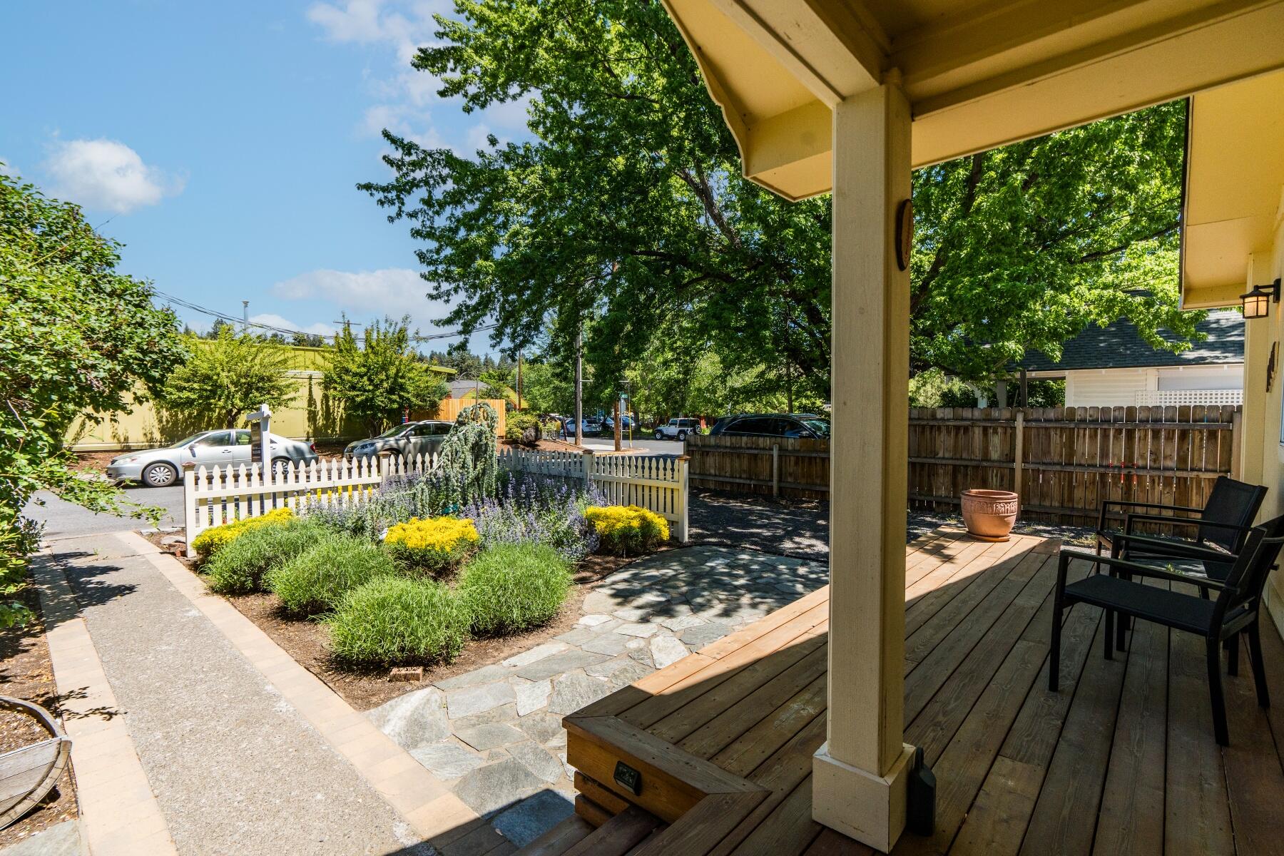 1117 NW Milwaukee Avenue