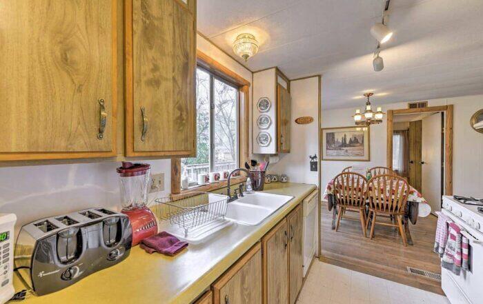 7949 Rogue River Highway