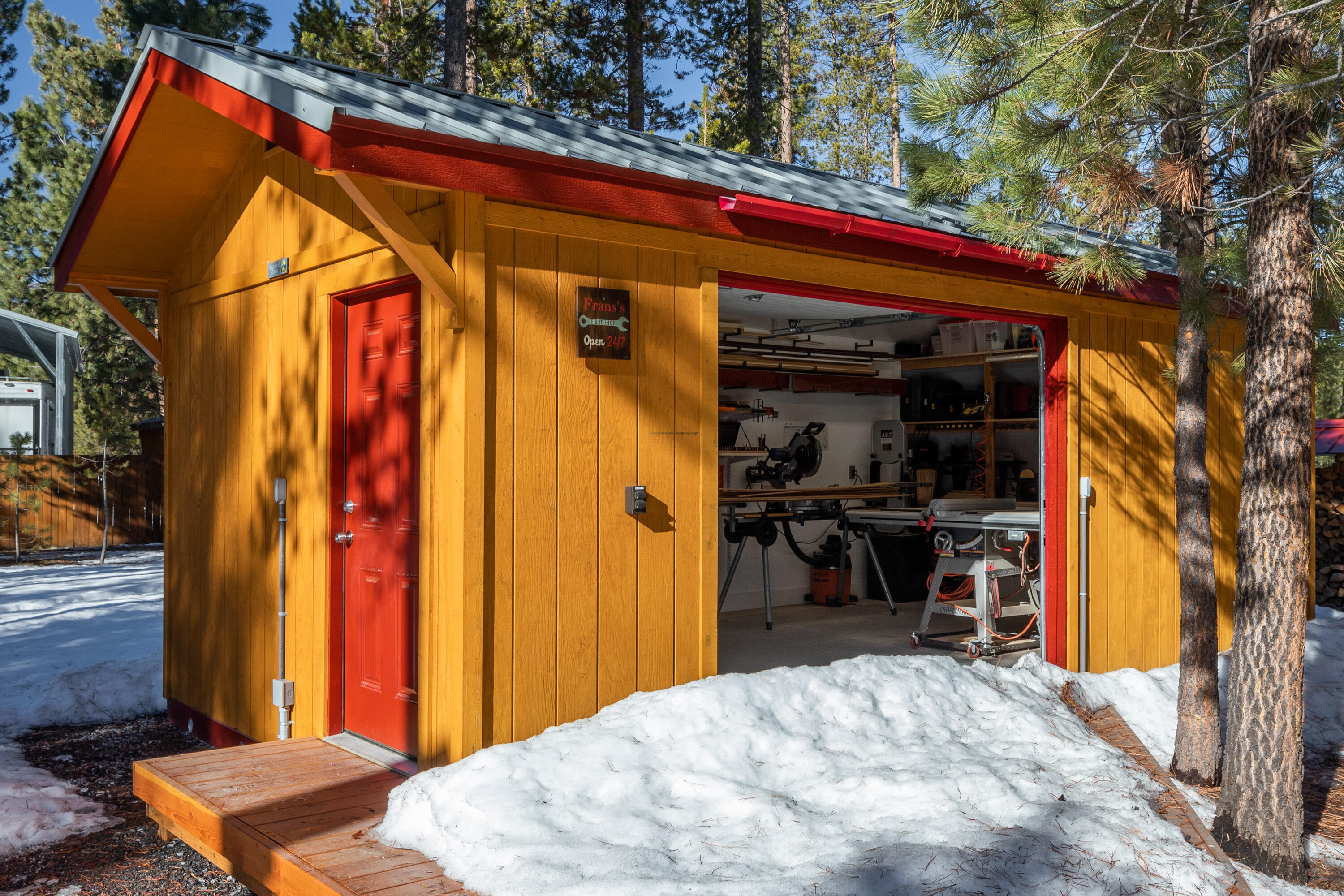 Wagon Trail Acreages - Residential