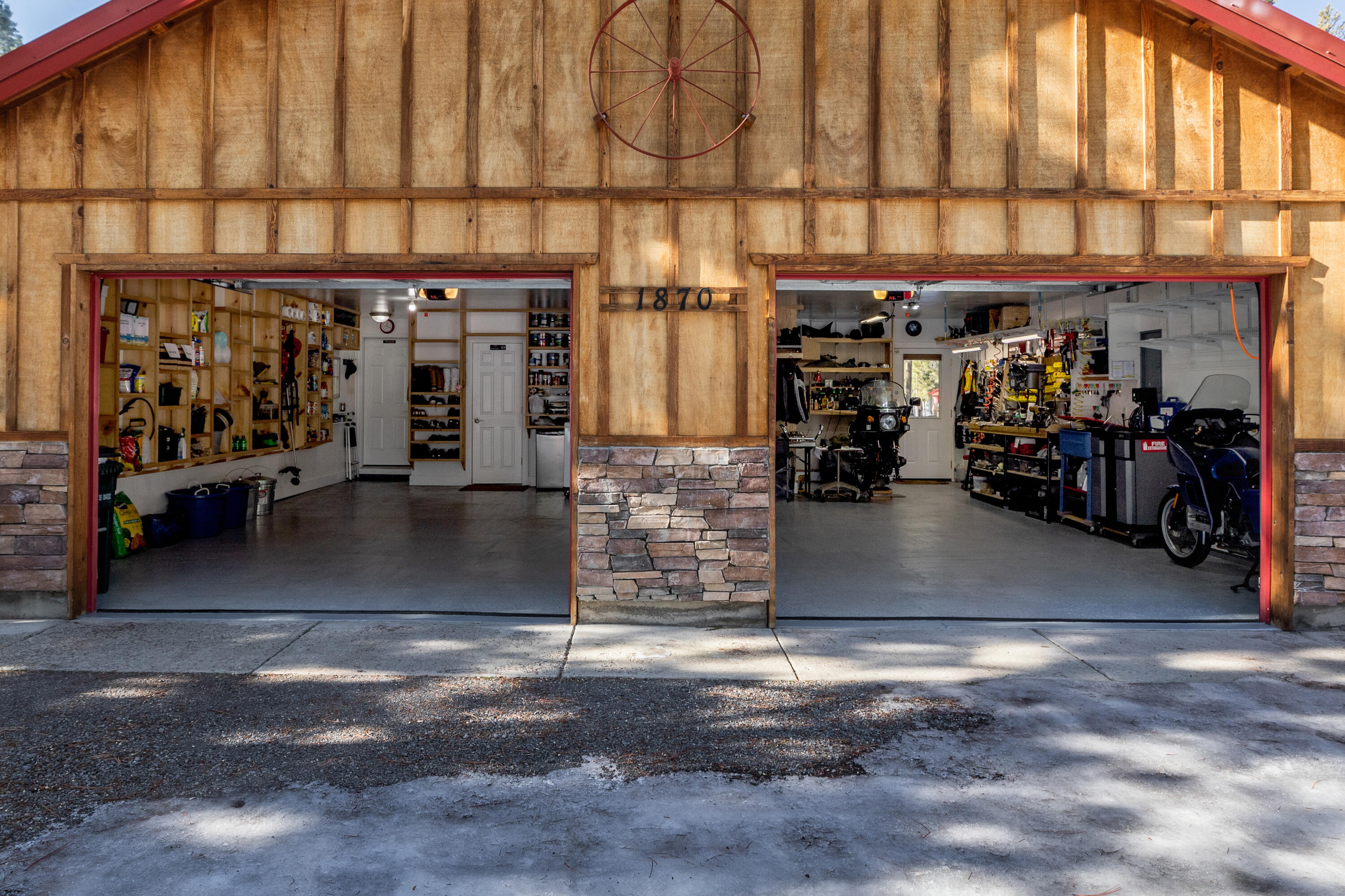 Wagon Trail Acreages - Residential