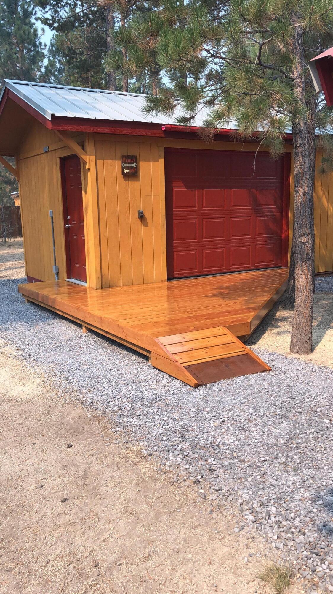 Wagon Trail Acreages - Residential