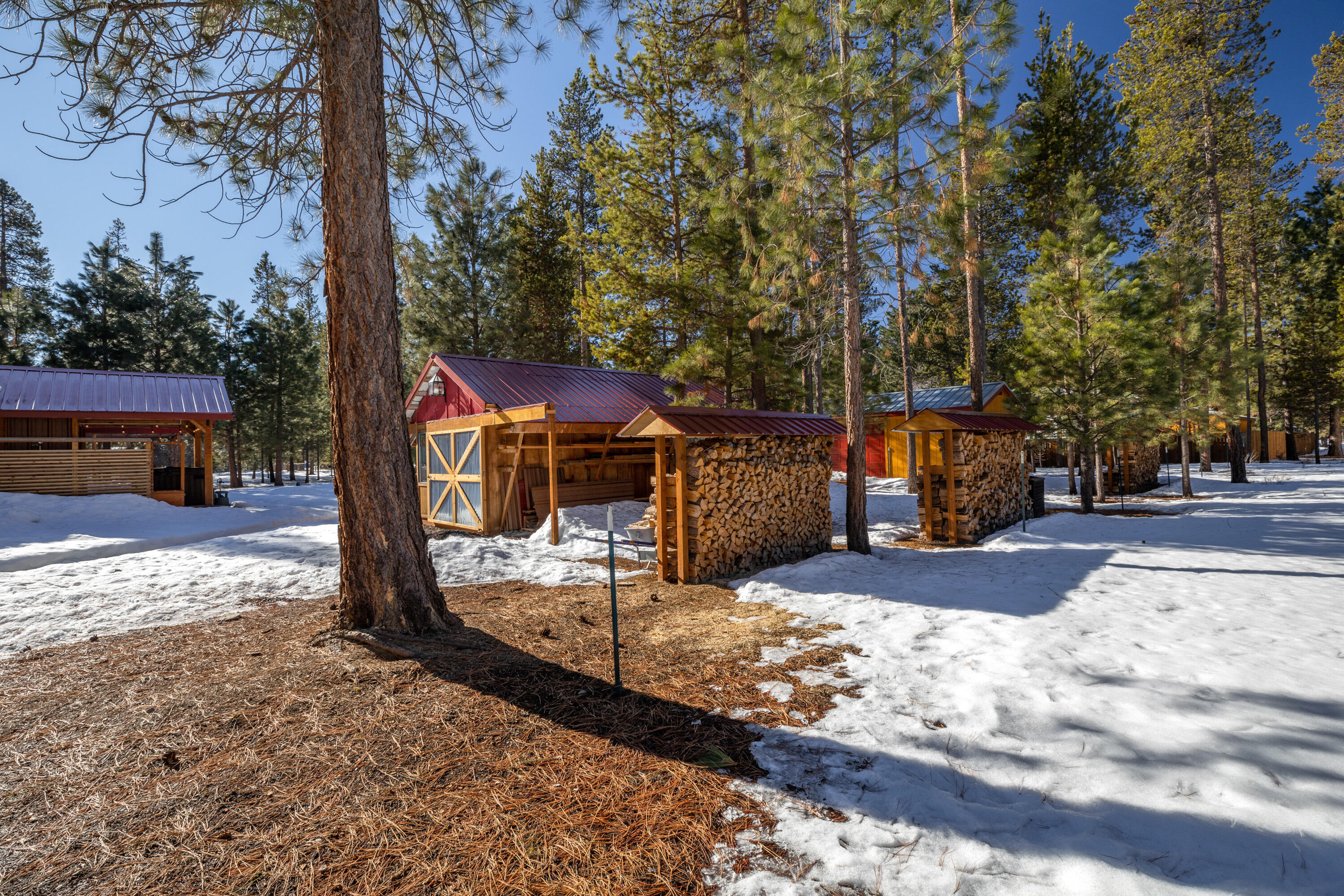 Wagon Trail Acreages - Residential