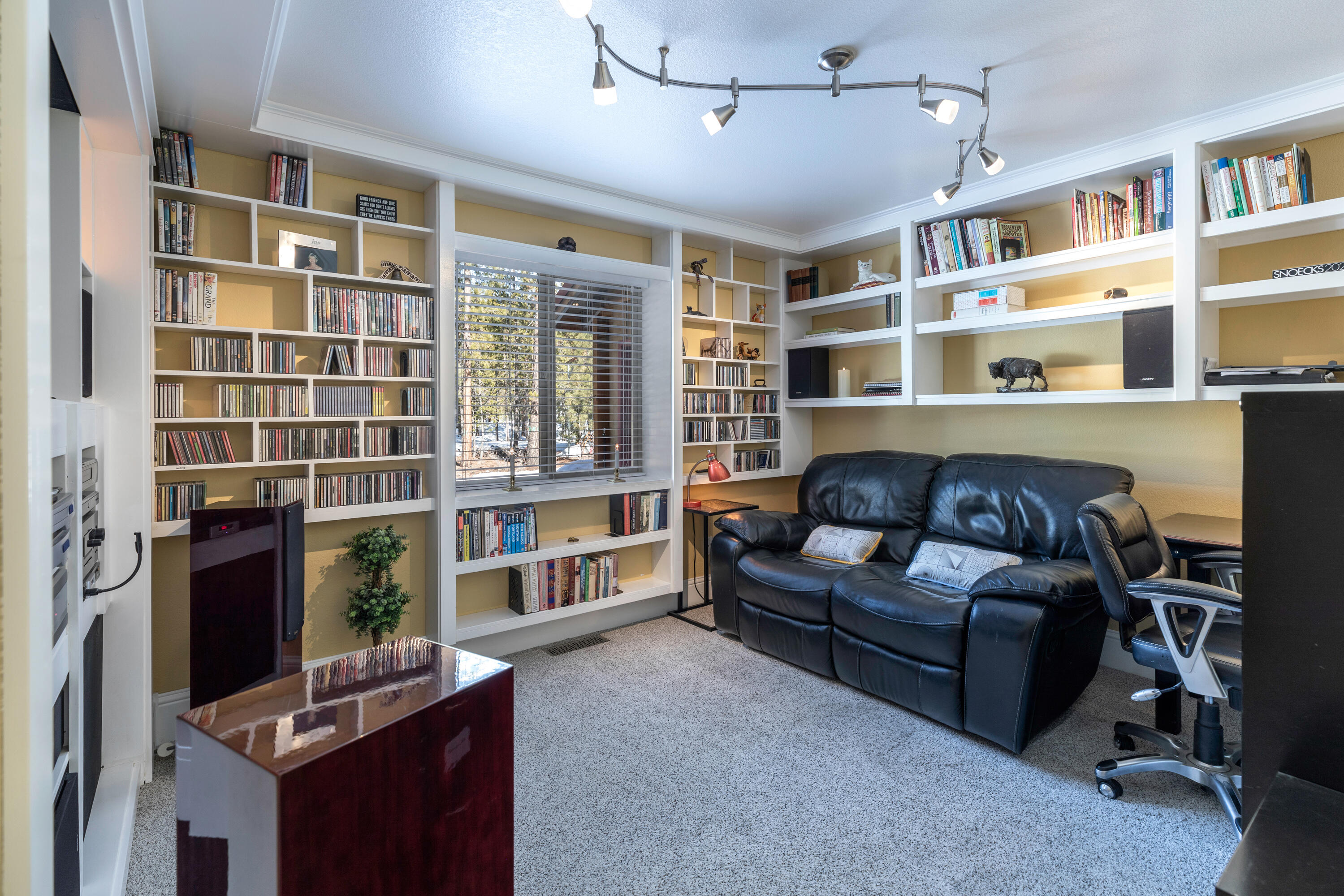 Wagon Trail Acreages - Residential