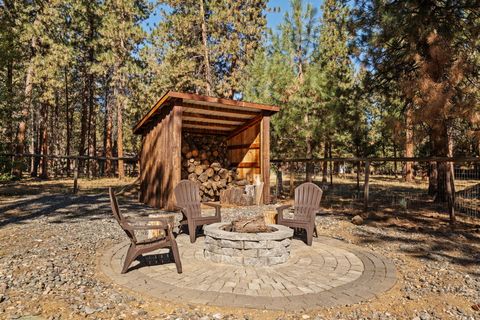 Tiny photo for 69362 Lariat, Sisters, OR 97759 (MLS # 220210295)