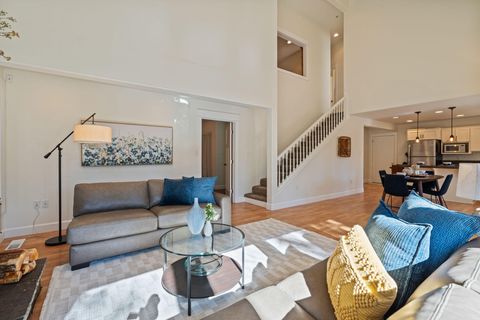 Tiny photo for 69362 Lariat, Sisters, OR 97759 (MLS # 220210295)
