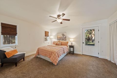 Tiny photo for 69362 Lariat, Sisters, OR 97759 (MLS # 220210295)