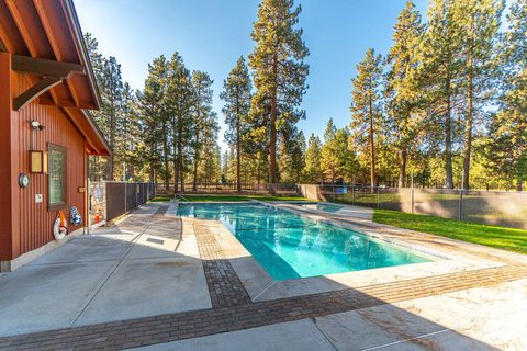 Tiny photo for 69362 Lariat, Sisters, OR 97759 (MLS # 220210295)