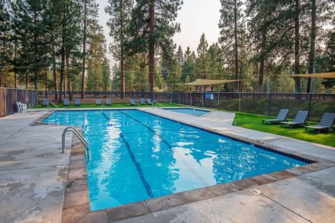 Tiny photo for 69362 Lariat, Sisters, OR 97759 (MLS # 220210295)