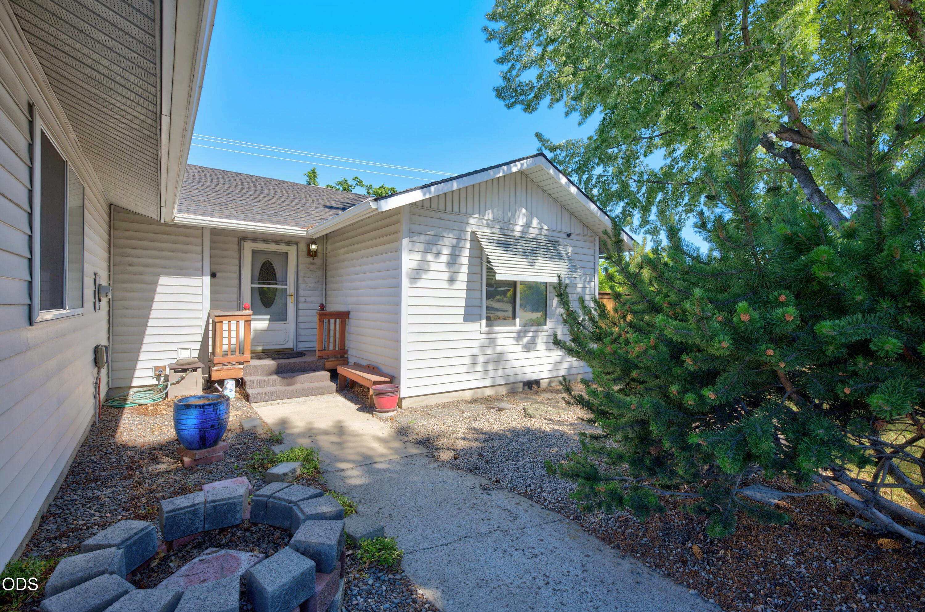 854 SW 23rd Court