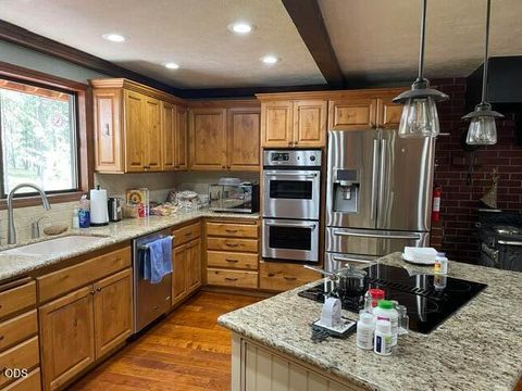 Tiny photo for 15780 Homestead Lane, Klamath Falls, OR 97601 (MLS # 220224523)