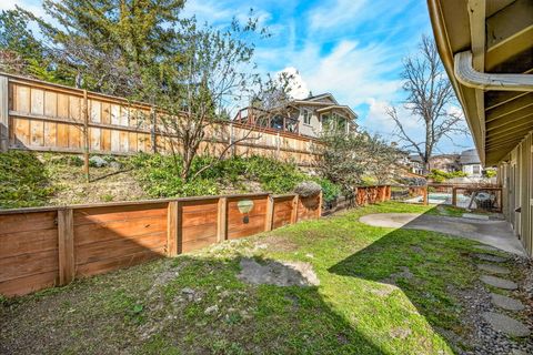 Tiny photo for 325 Taylor Street, Ashland, OR 97520 (MLS # 220217271)