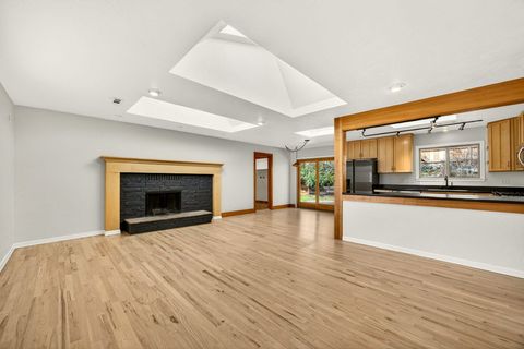 Tiny photo for 325 Taylor Street, Ashland, OR 97520 (MLS # 220217271)