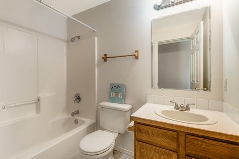 Tiny photo for 3164 SW Newberry Avenue, Redmond, OR 97756 (MLS # 220219995)