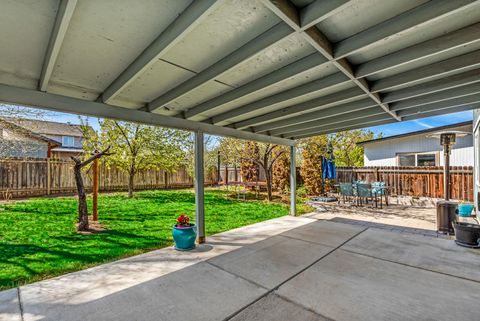 Tiny photo for 3164 SW Newberry Avenue, Redmond, OR 97756 (MLS # 220219995)