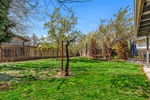 Tiny photo for 3164 SW Newberry Avenue, Redmond, OR 97756 (MLS # 220219995)