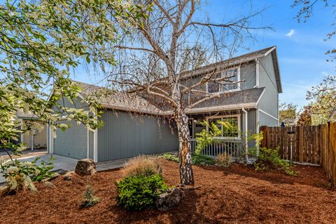 Photo of 3164 SW Newberry Avenue, Redmond, OR 97756 (MLS # 220219995)
