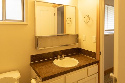 Tiny photo for 2783 Diane Drive, Klamath Falls, OR 97603 (MLS # 220211892)