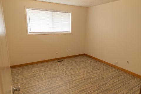 Tiny photo for 2783 Diane Drive, Klamath Falls, OR 97603 (MLS # 220211892)