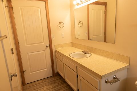 Tiny photo for 2783 Diane Drive, Klamath Falls, OR 97603 (MLS # 220211892)