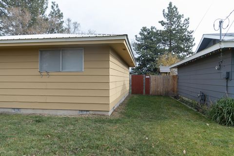 Tiny photo for 2783 Diane Drive, Klamath Falls, OR 97603 (MLS # 220211892)