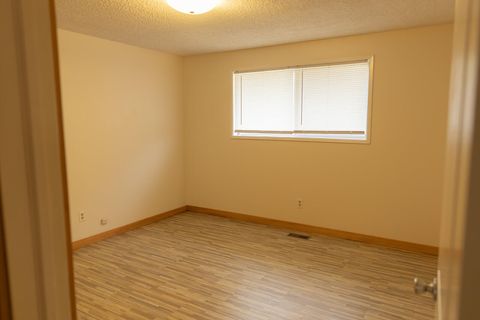 Tiny photo for 2783 Diane Drive, Klamath Falls, OR 97603 (MLS # 220211892)