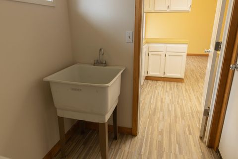 Tiny photo for 2783 Diane Drive, Klamath Falls, OR 97603 (MLS # 220211892)