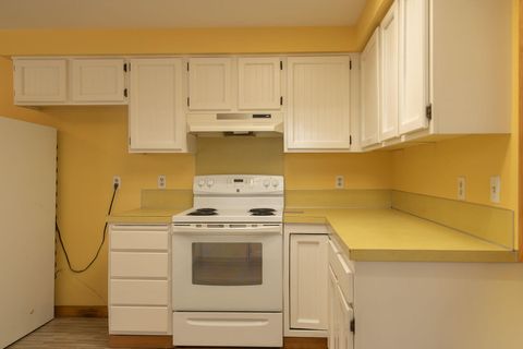 Tiny photo for 2783 Diane Drive, Klamath Falls, OR 97603 (MLS # 220211892)