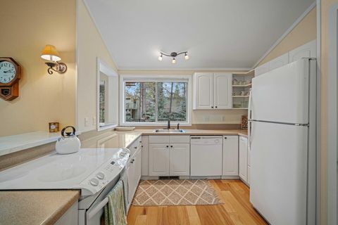 Tiny photo for 17839 Lava Butte Lane #6, Sunriver, OR 97707 (MLS # 220215425)