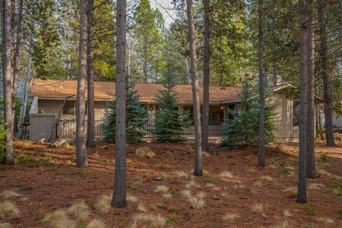 Tiny photo for 17839 Lava Butte Lane #6, Sunriver, OR 97707 (MLS # 220215425)