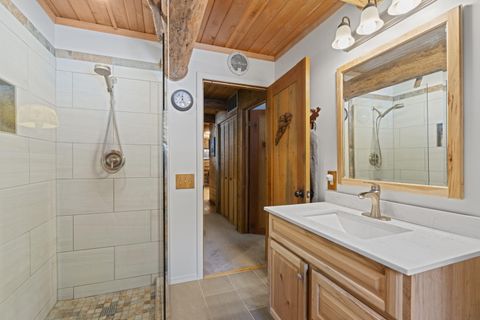 Tiny photo for 140643 Kamloop Lane, Gilchrist, OR 97737 (MLS # 220214935)