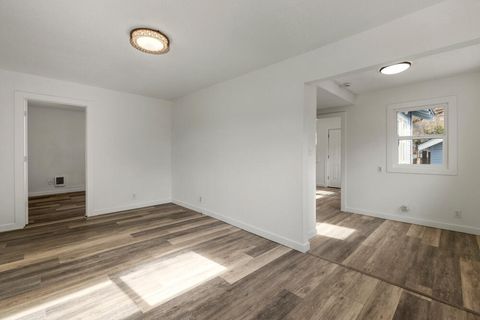 Tiny photo for 929 Owens Street, Klamath Falls, OR 97601 (MLS # 220215438)