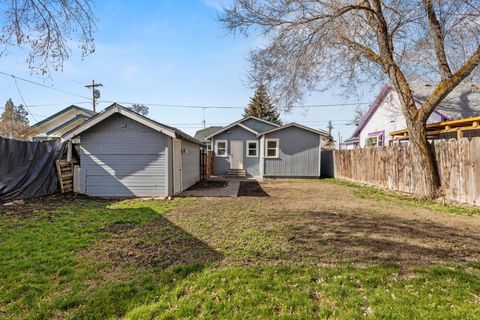 Tiny photo for 929 Owens Street, Klamath Falls, OR 97601 (MLS # 220215438)