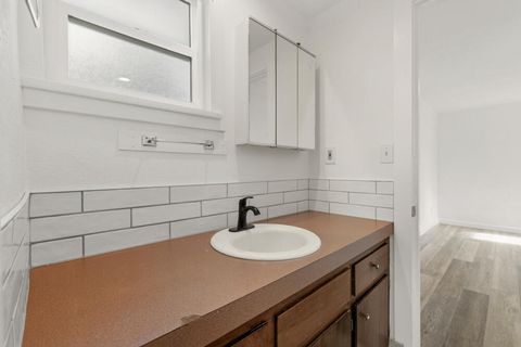 Tiny photo for 929 Owens Street, Klamath Falls, OR 97601 (MLS # 220215438)