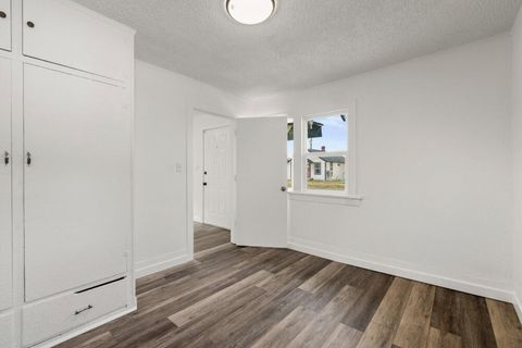 Tiny photo for 929 Owens Street, Klamath Falls, OR 97601 (MLS # 220215438)