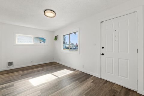 Tiny photo for 929 Owens Street, Klamath Falls, OR 97601 (MLS # 220215438)