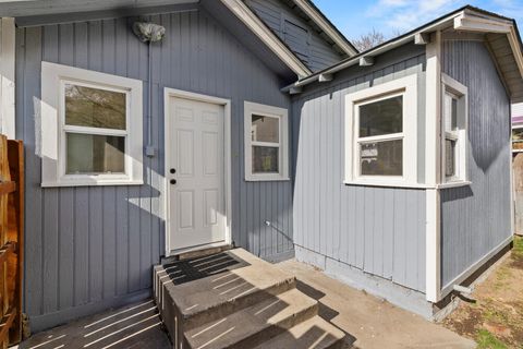 Tiny photo for 929 Owens Street, Klamath Falls, OR 97601 (MLS # 220215438)