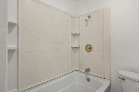 Tiny photo for 929 Owens Street, Klamath Falls, OR 97601 (MLS # 220215438)