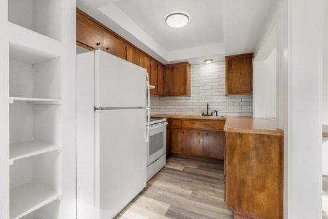 Tiny photo for 929 Owens Street, Klamath Falls, OR 97601 (MLS # 220215438)