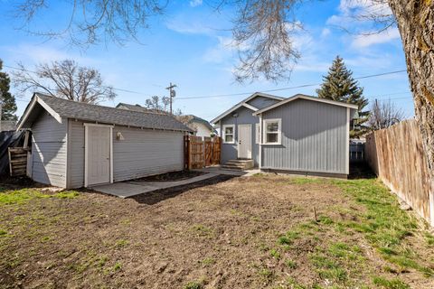 Tiny photo for 929 Owens Street, Klamath Falls, OR 97601 (MLS # 220215438)